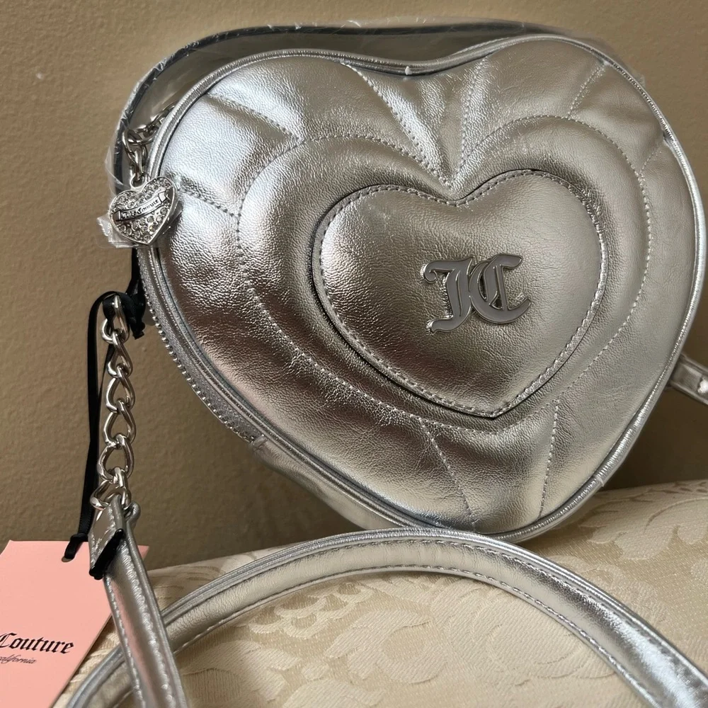 Juicy couture Silver Heart-Shaped Crossbody Bag NWT (R$79 - Picture 1 of 8